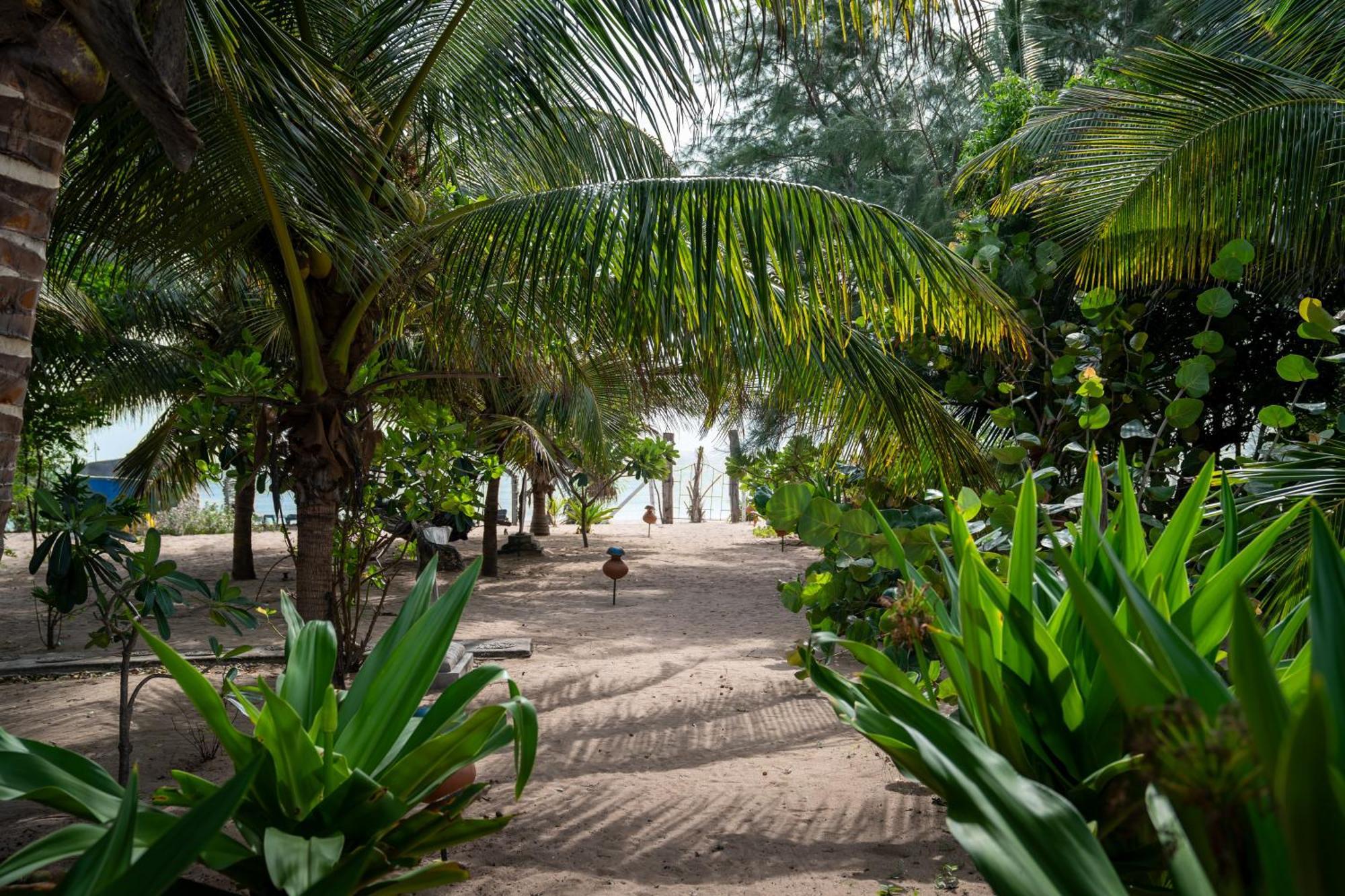 Hotel Amanta Beach Nilaveli Exterior foto