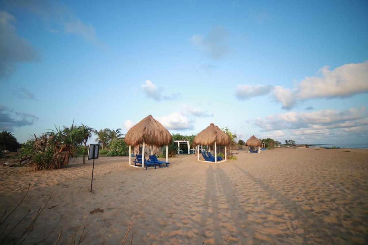 Hotel Amanta Beach Nilaveli Exterior foto